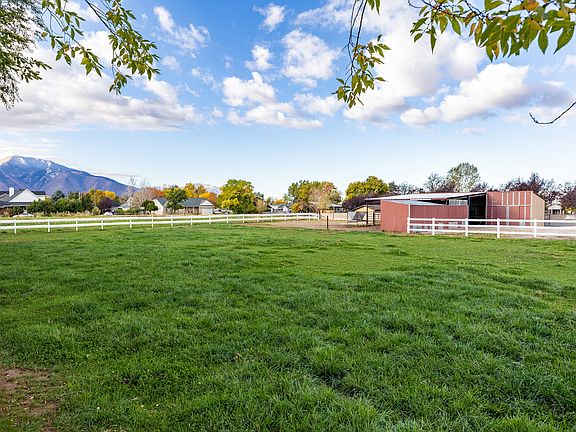 3rd image of 594 E 1000 N