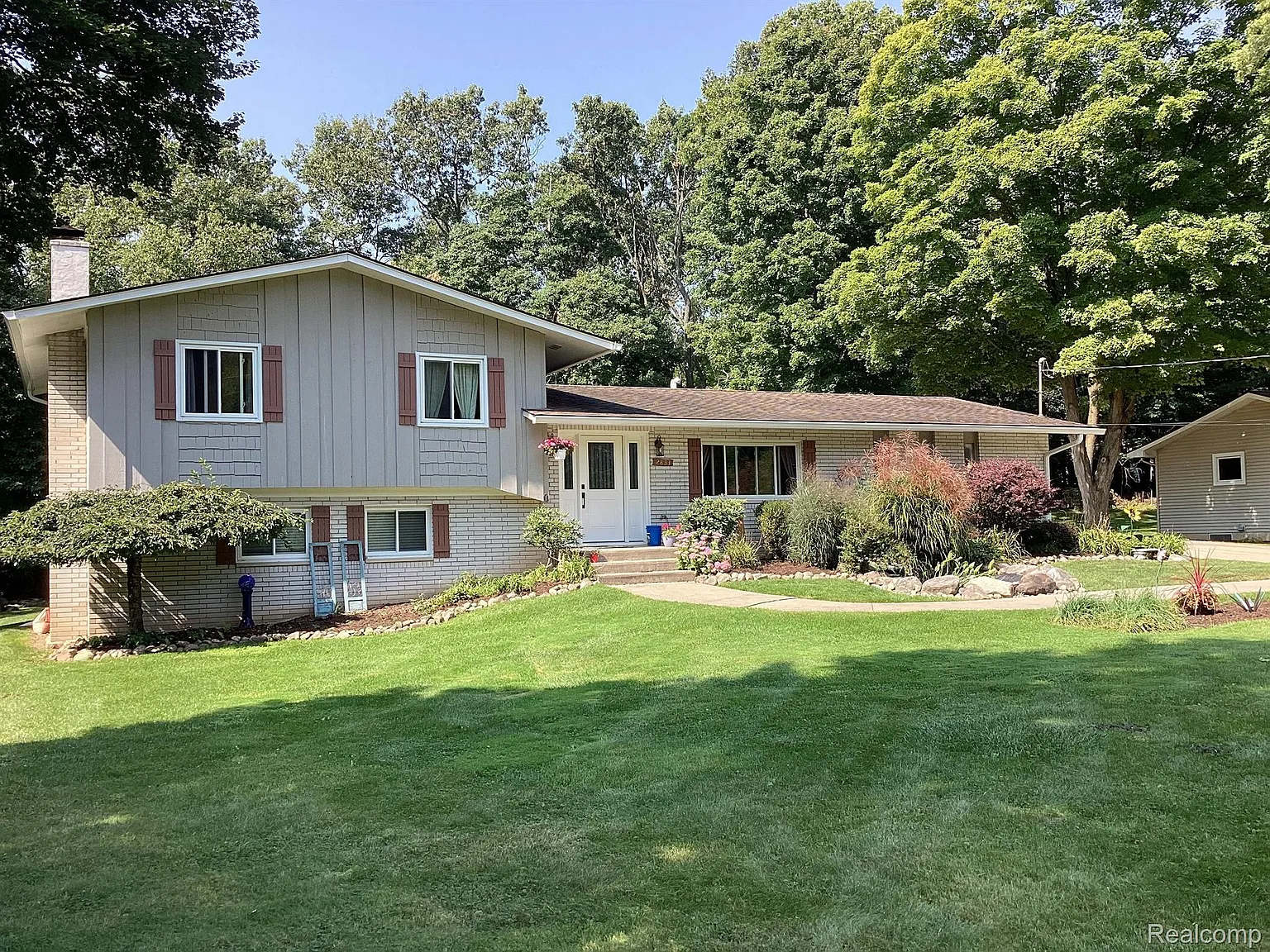 2833 N Tipsico Lake Rd photo 1