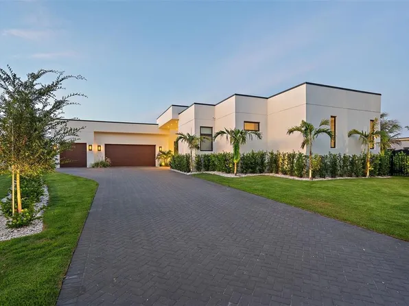 501 Barcelona Dr, Tierra Verde, FL 33715