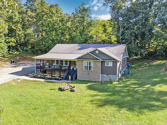 3rd image of 860 Choate Ln
