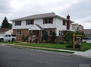 2850 Marlborough Rd, Oceanside, NY 11572