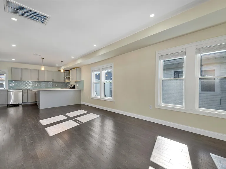 45 Wright Ave — Photo 13