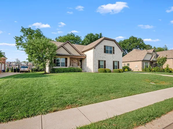 2743 Crowne Pointe Dr, Murfreesboro, TN 37130