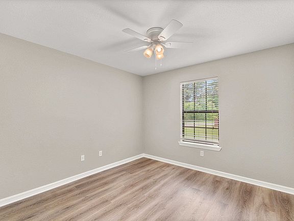 4th image of 2015 W Lake Dr