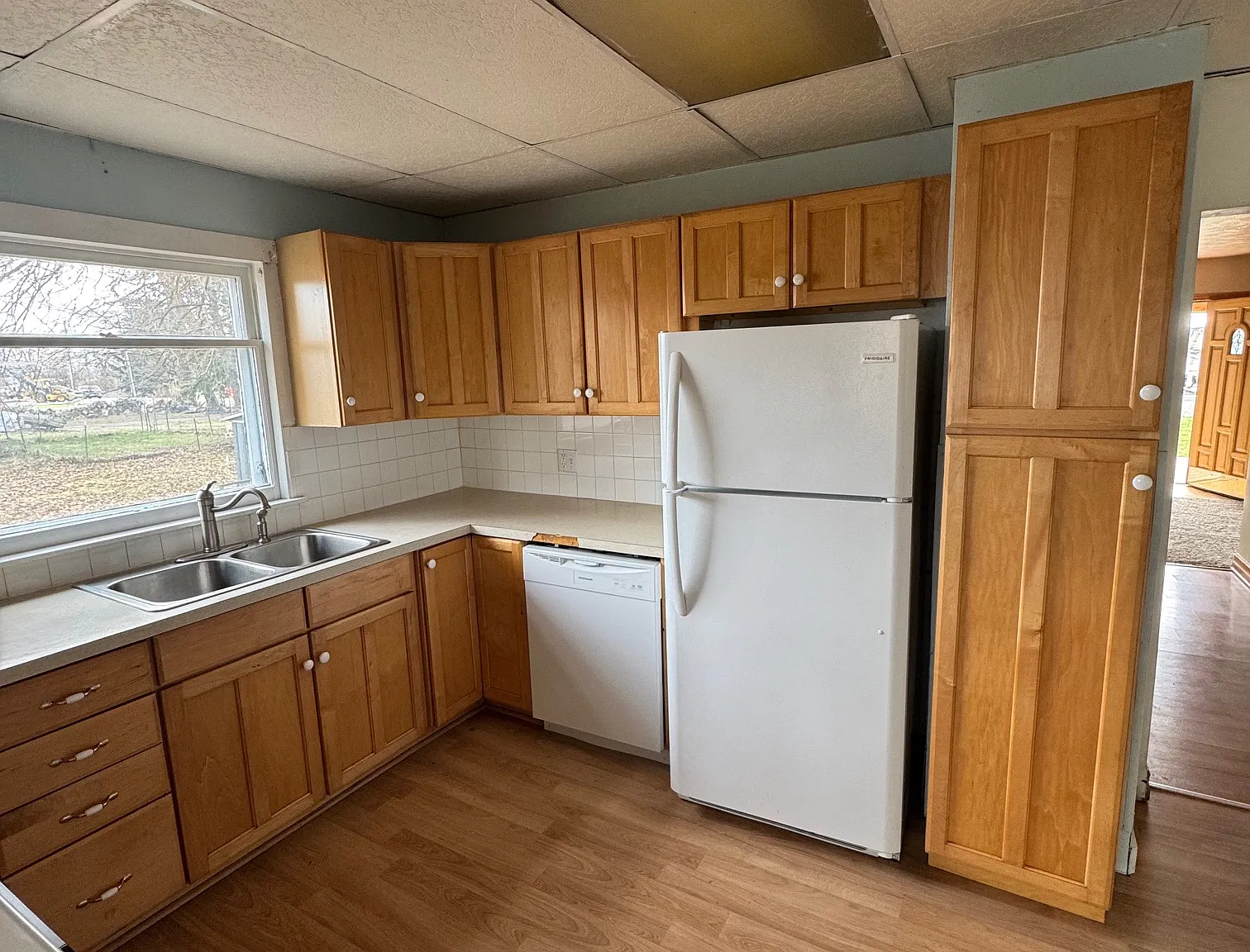 4 bed, 2900 sqft, $2,500 — Photo 4