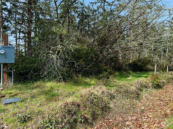 3rd image of 901 Discovery Avenue SE