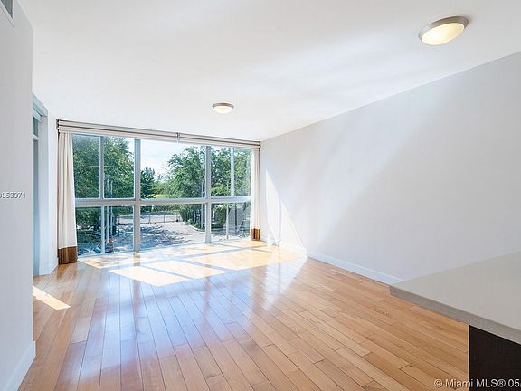 5th image of 2025 Meridian Ave APT 2