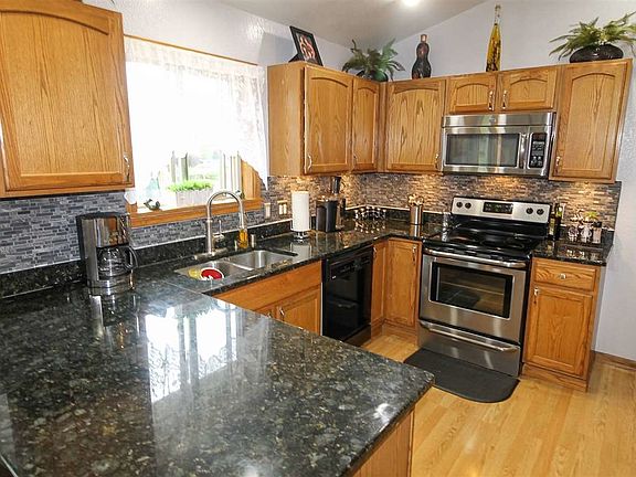2nd image of 530 Brookfield Blvd