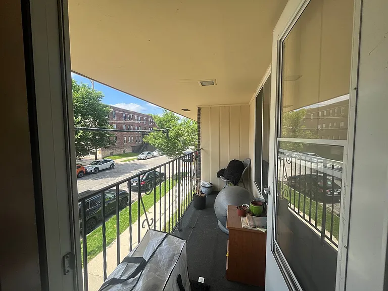 2705 N Oakland Ave — Photo 6