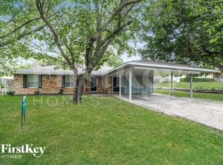 204 E Lanett Dr, Desoto, TX 75115