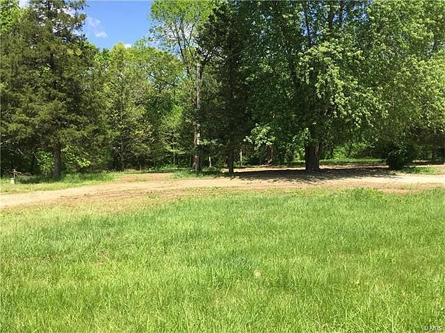 2nd image of 490 Dylan Rd