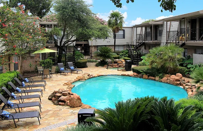 Waters of Winrock Apartments — Photo 1