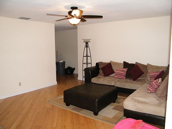 4th image of 7989 Cottonwoode Dr