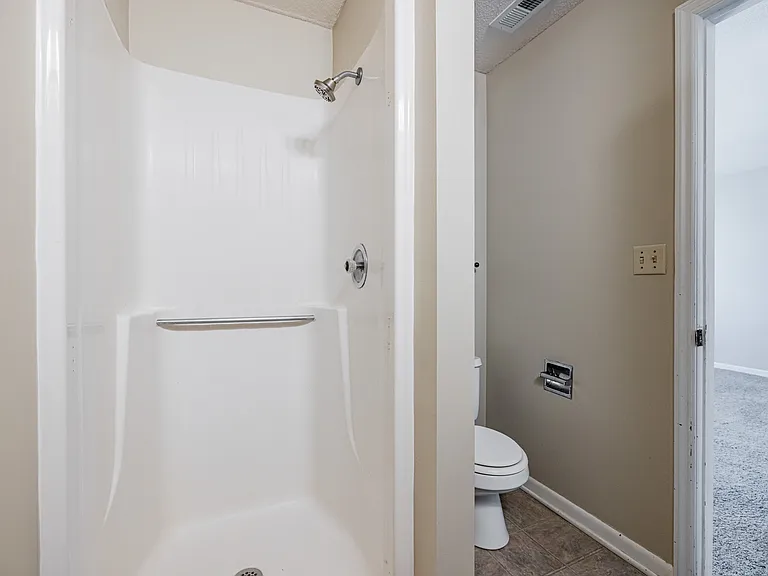 1110 F St #6 — Photo 15