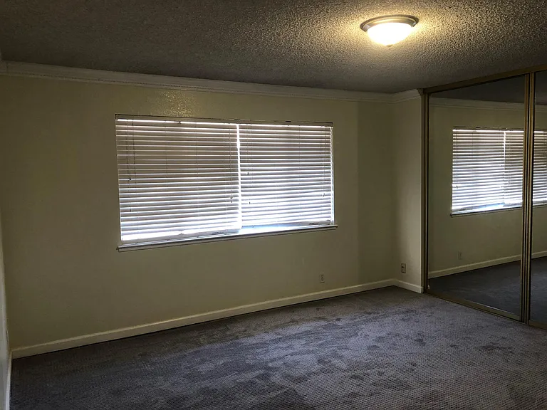 36 Silcreek Dr — Photo 10