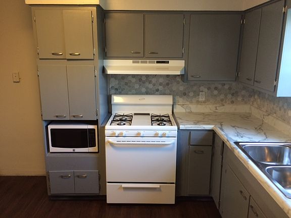 3rd image of 110 W Lakeview Dr