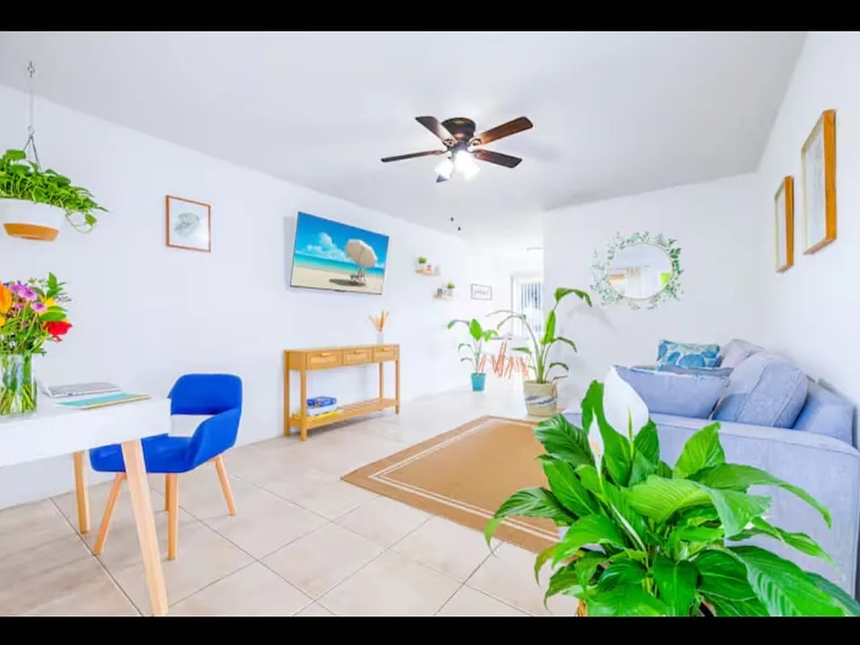 600 S Luna Ct #1