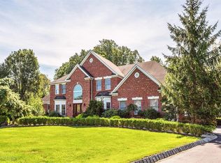 223 Navajo Ct, Morganville, NJ 07751