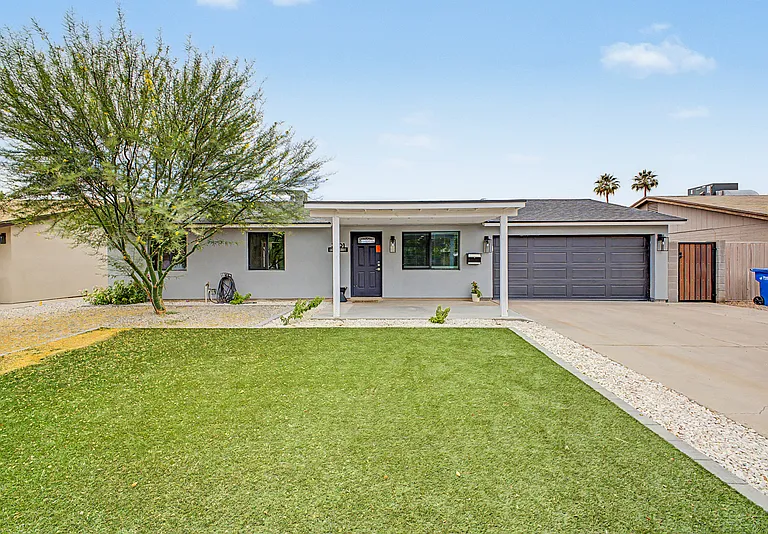 3701 E Ludlow Dr — Photo 18