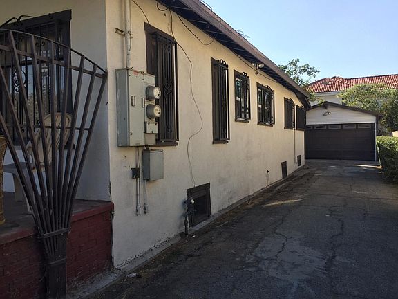 3rd image of 323 Pomelo Ave