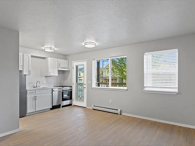 1500 Stoddard St. Apartments — Photo 5