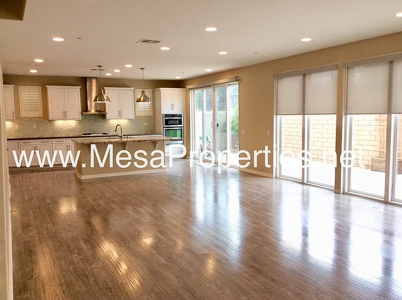 4 bed, 3.0 bath, 2973 sqft, $3,800 — Photo 2