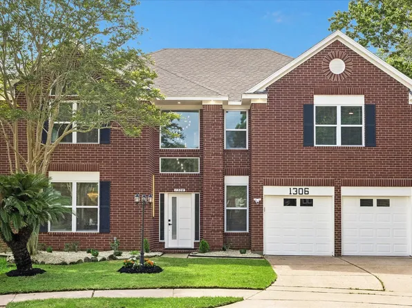 1306 Hunter Wood Dr, League City, TX 77573