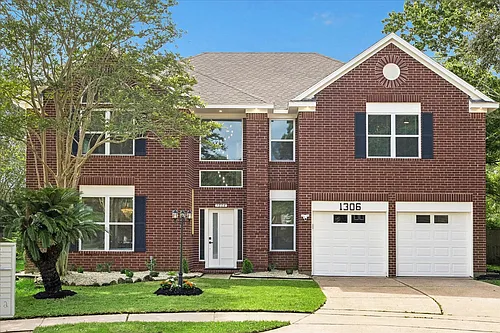 1306 Hunter Wood Dr Photo 1