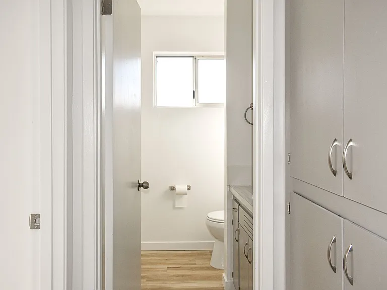 Kathy-Ann Apartments — Photo 20