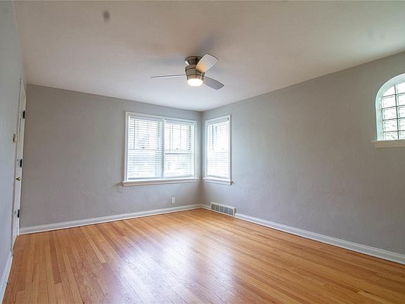 3rd image of 5000 Oleatha Ave Floor 1