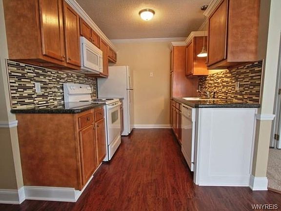 2nd image of 3278 Millersport Hwy APT 4