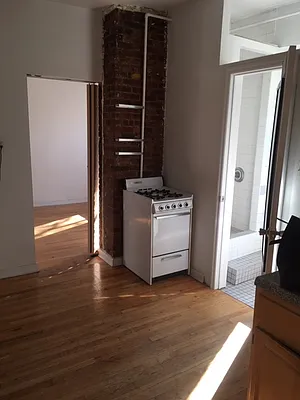 Rented by Weinstein Realty Group | media 18