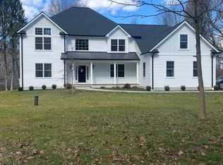 20 Furnace Rd, Chester, NJ 07930