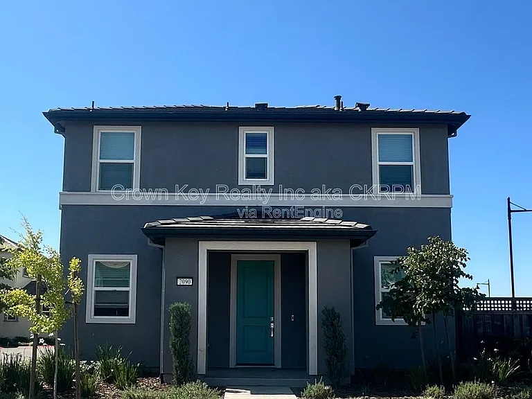 2090 Daimler St — Photo 1
