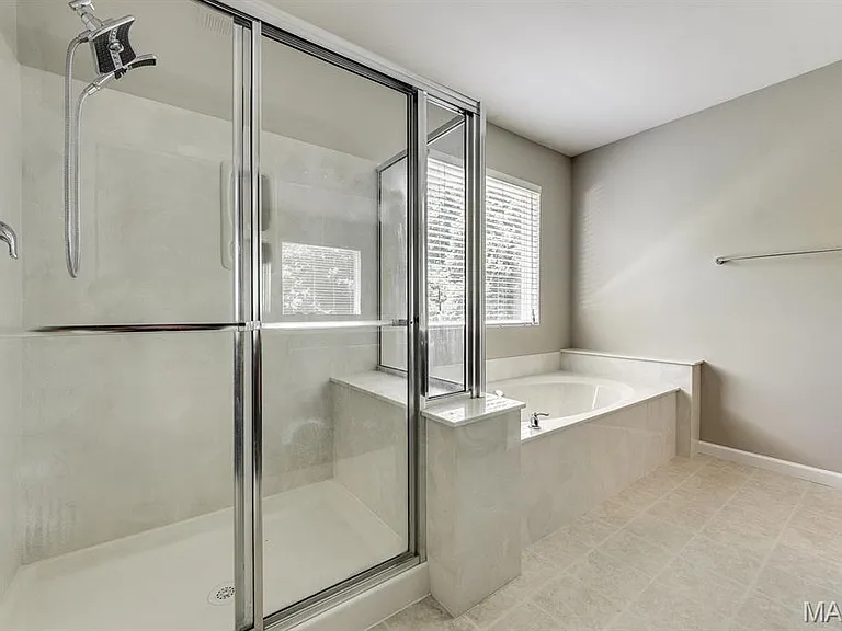529 Parkgate Dr — Photo 23