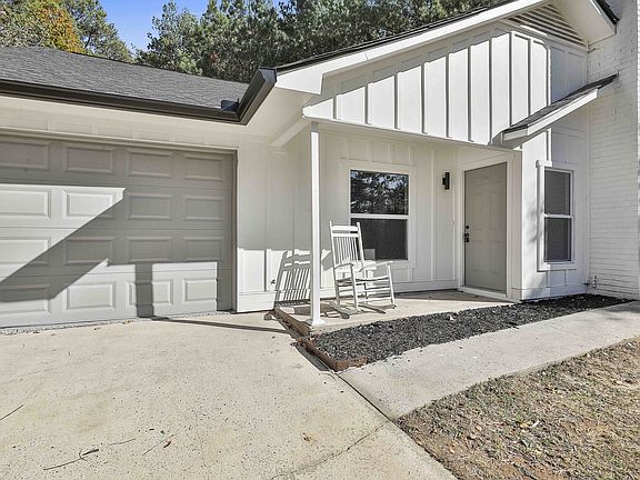 3rd image of 420 Cornwallis Way