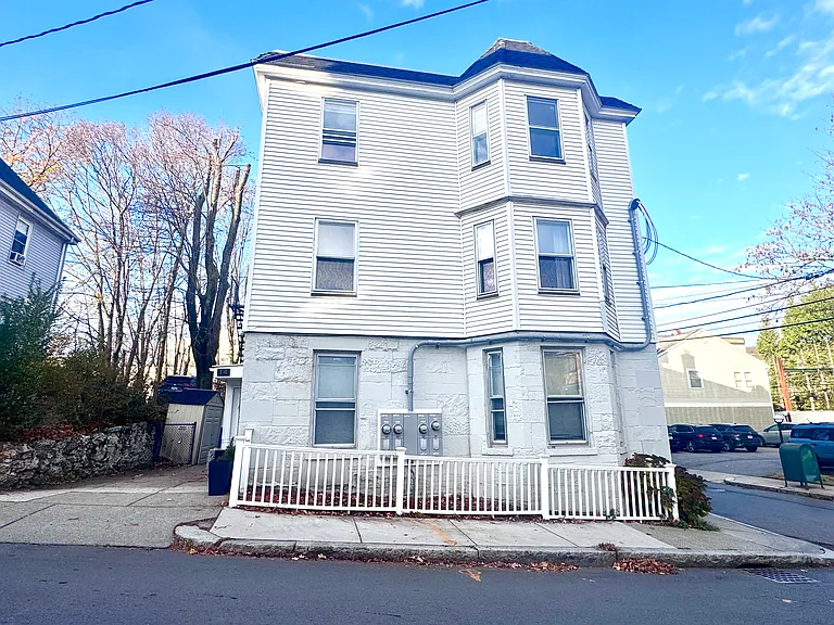 16 Smythe St #3 — Photo 7