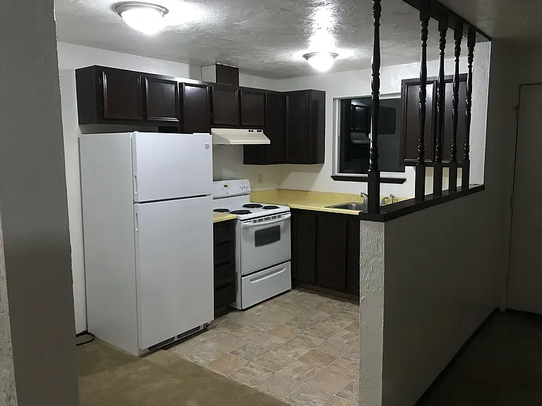 Woodland Park Apartments — Photo 8
