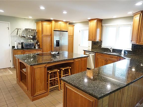 4th image of 5487 Woodbridge Ln