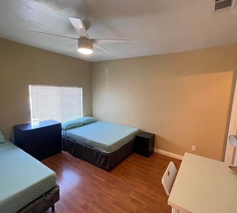 5th image of 4995 63rd St