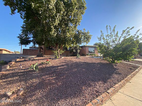 3rd image of 8812 E Colette St