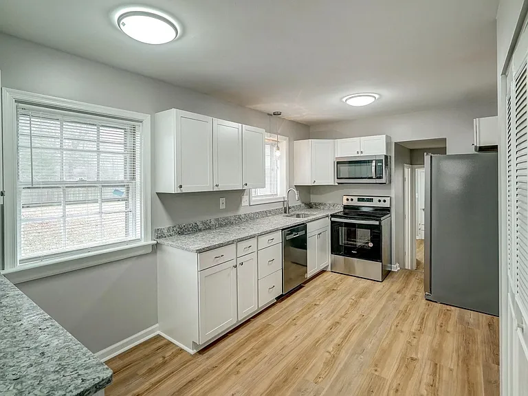 1621 Charrington Dr — Photo 8