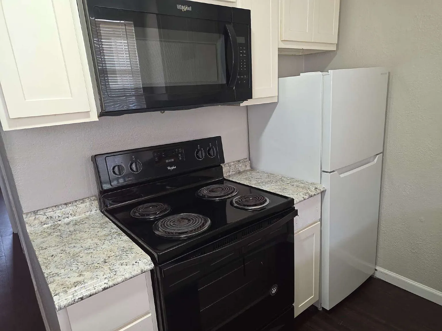 2 bed, 1.0 bath, 900 sqft, $850 — Photo 4
