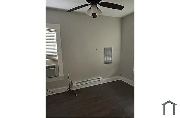 Building Photo - 323 Boyce St