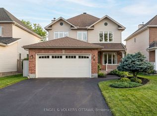 16 Mayford Ave, Ottawa, ON K2G6A7
