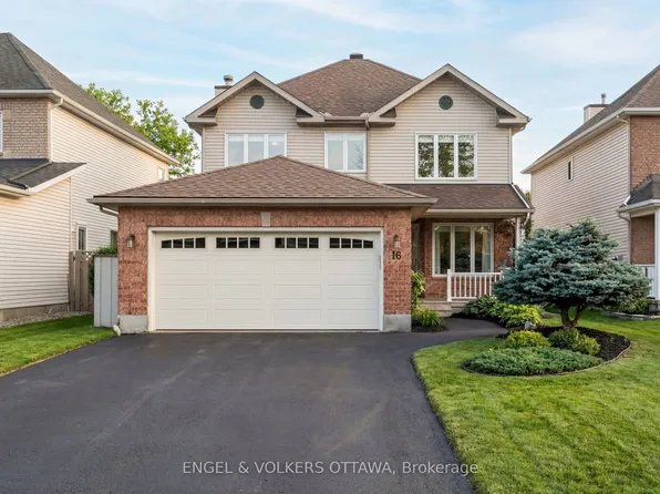 16 Mayford Ave, Ottawa, ON K2G 6A7