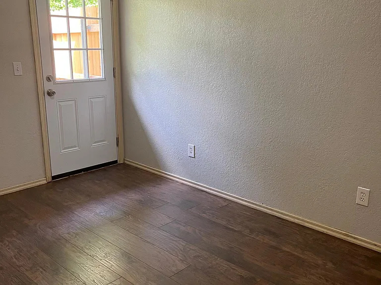 4416 Willowpoint Dr — Photo 10