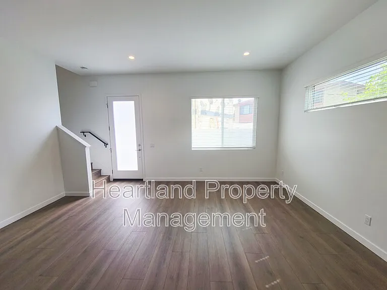 4115 Clairemont Mesa Blvd — Photo 2