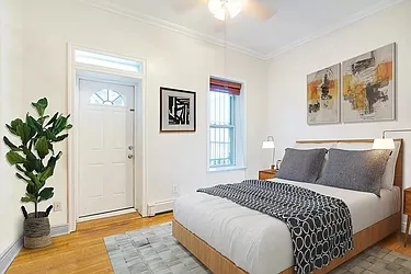 Rented by R New York