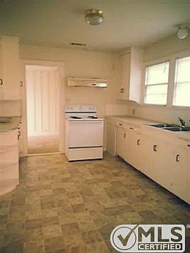 3rd image of 5912 Malvey Ave